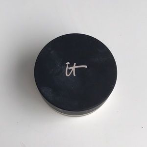 IT Cosmetic bye bye pore micro powder